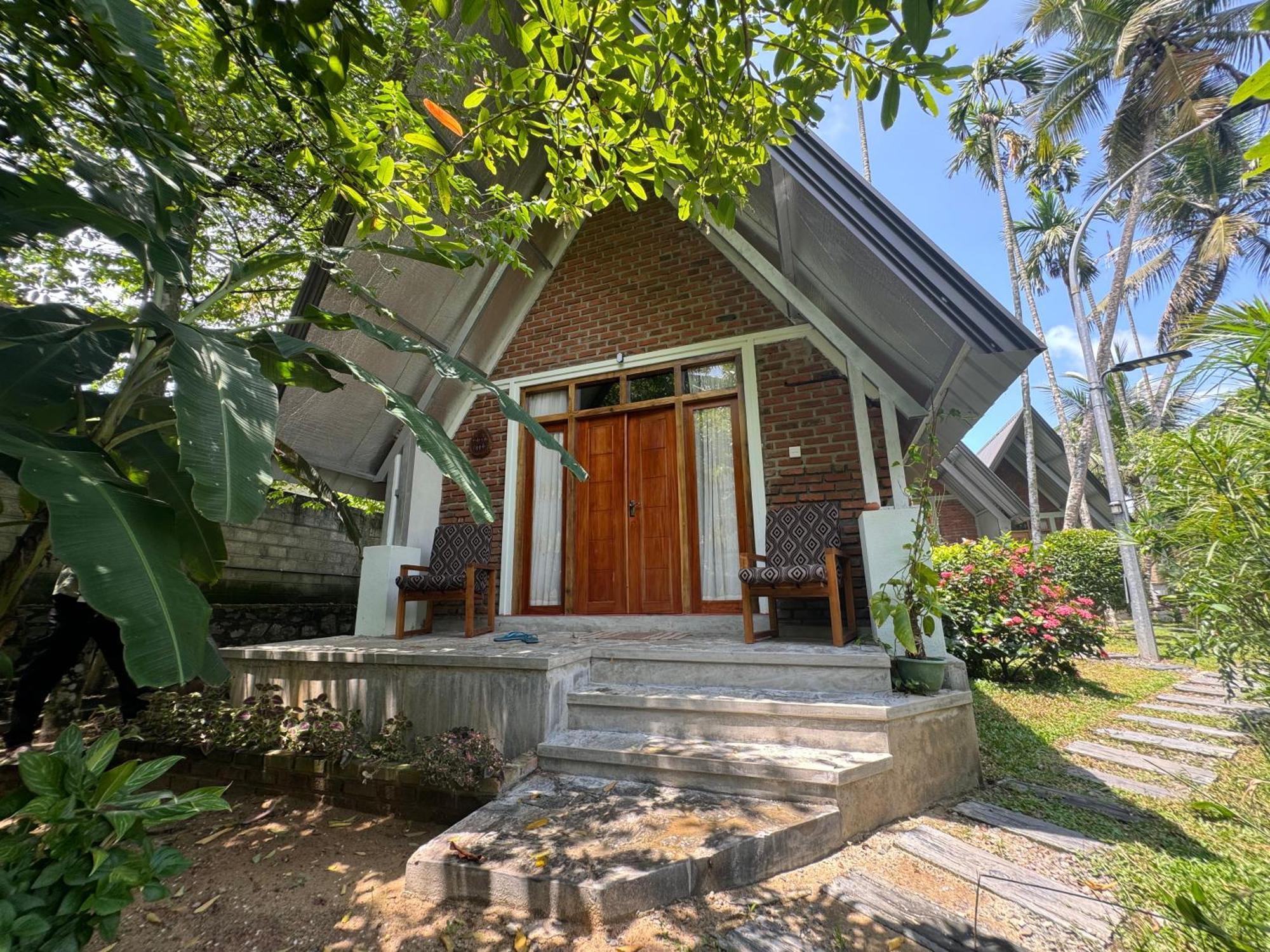 Steps Garden Resort Негомбо Екстериор снимка