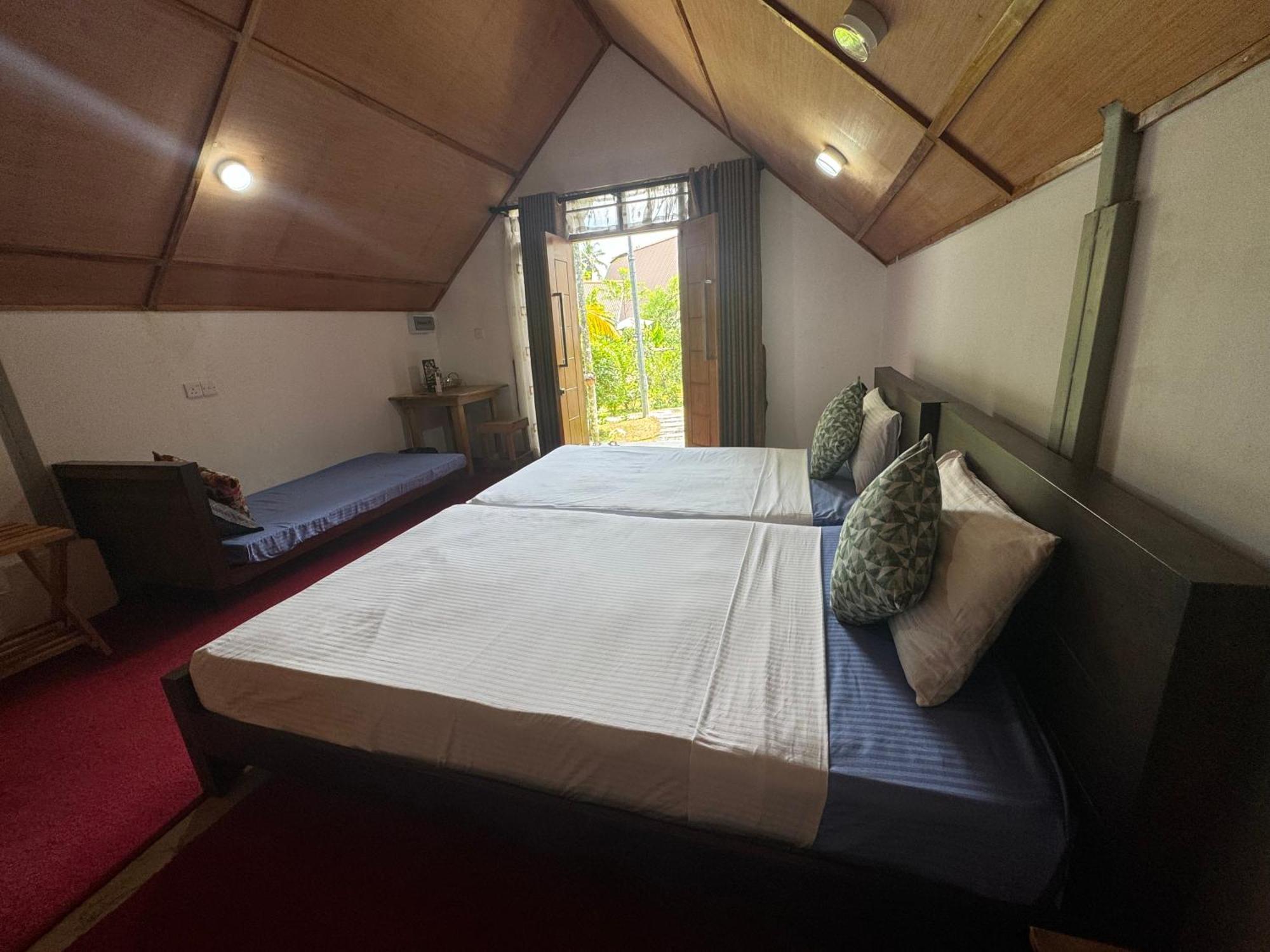 Steps Garden Resort Негомбо Екстериор снимка