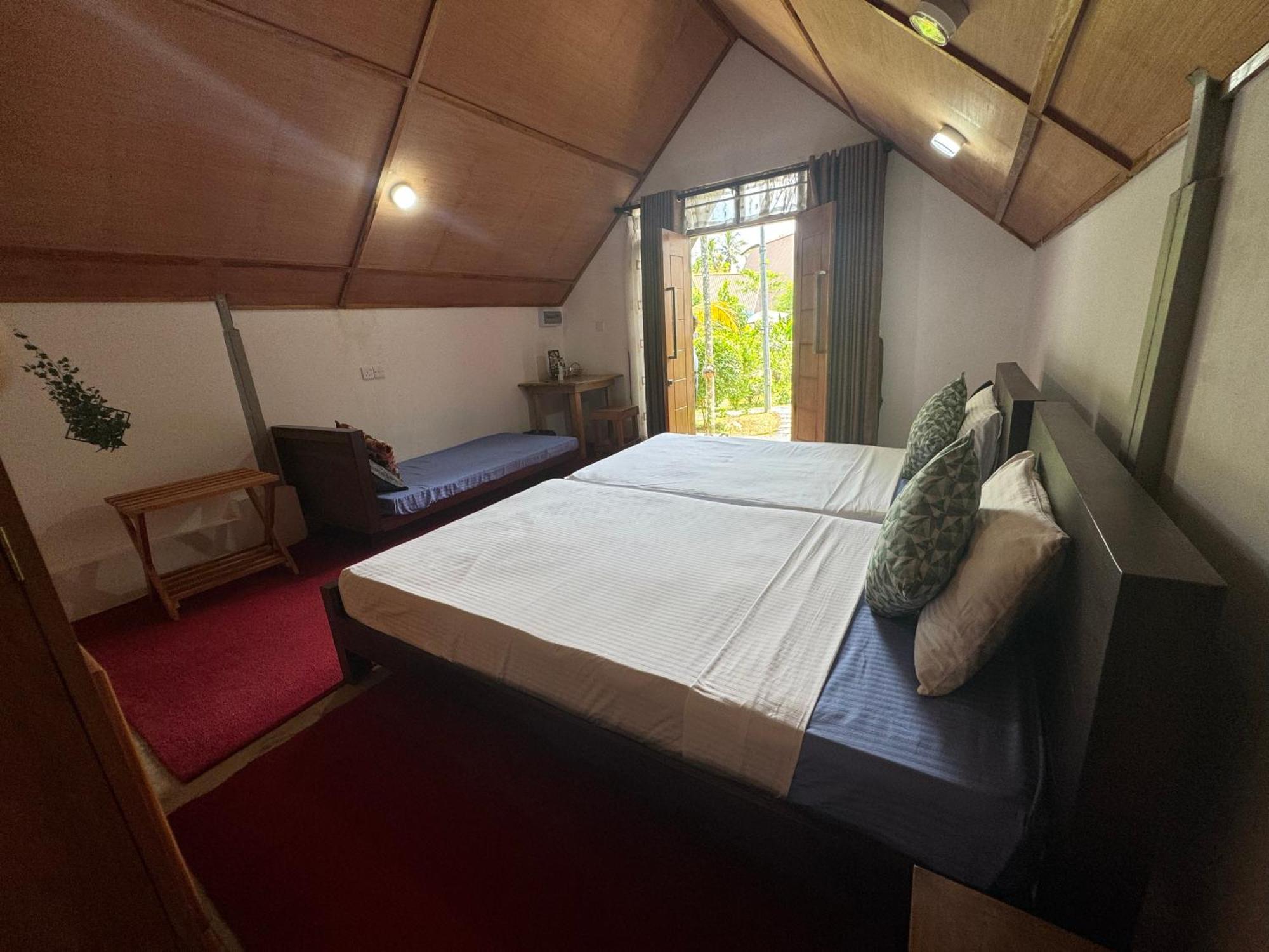 Steps Garden Resort Негомбо Екстериор снимка