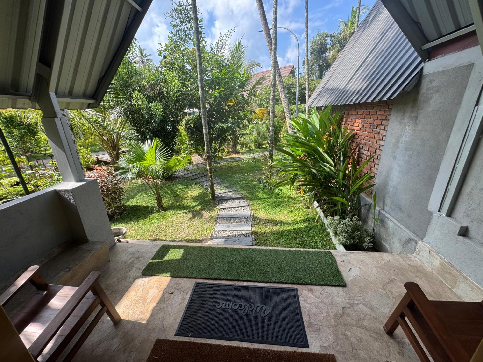 Steps Garden Resort Негомбо Екстериор снимка